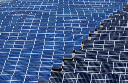 河南信陽市首個使用廠房屋頂光伏發電項目開工