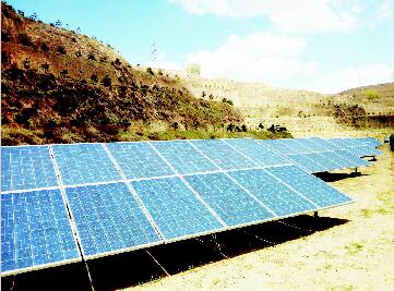 婁煩貧困村建起光伏發電站