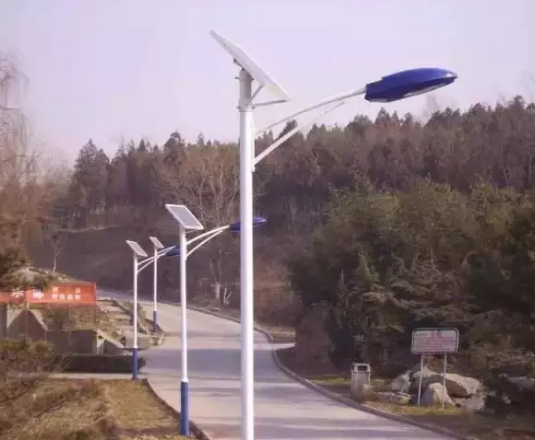 同在農村 你只用光伏發電 他們用光伏賺錢