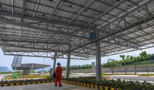 高速公路也建光伏發電站！年發電量達40萬千瓦