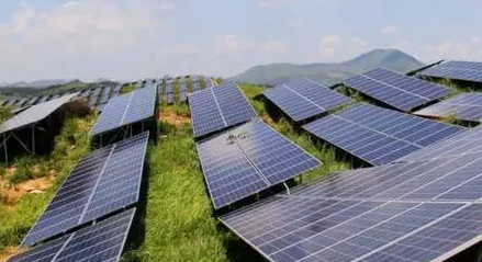 光伏電站成為脫貧致富的“助力器”，集體每年增收8萬元