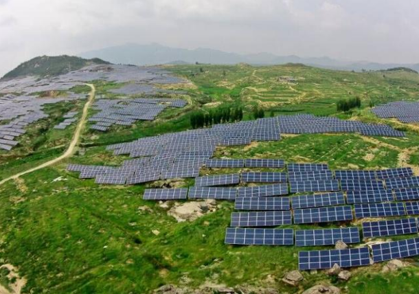 全國首個利用采煤沉陷區建設的光伏電站在新泰并網發電