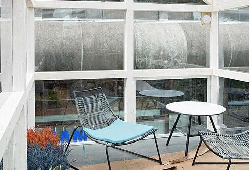 芬蘭現“長棍”建筑 屋頂配太陽能發電站