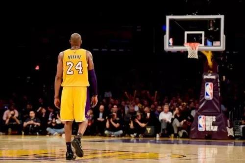 剛剛，科比球衣在屋頂光伏電站下退役！