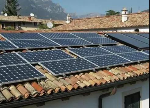 創(chuàng)新技術(shù)推進(jìn)光伏產(chǎn)業(yè)發(fā)展 打好精準(zhǔn)扶貧攻堅戰(zhàn)