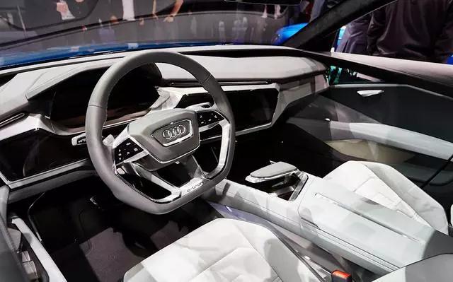 奧迪+漢能光伏車頂:Q6純電動Suv將上市、48萬+續(xù)航500km...