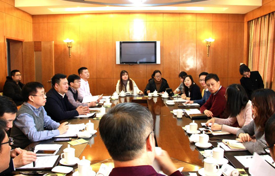 同煤集團踐行能源轉(zhuǎn)型 新能源發(fā)電項目獲2018清潔能源推廣周走訪團好評