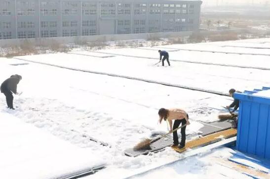 1MW屋頂光伏電站如何除雪?這個業主的建議真好!