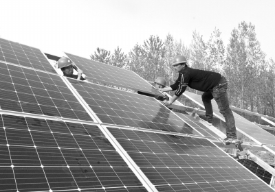 村級電站54個 河南羅山縣“光伏扶貧”惠農村