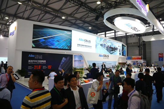 愛旭半片、疊片電池助力平價上網