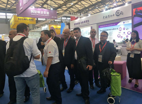 看后起之秀如何征服SNEC展會,阿瑟頓震撼全場