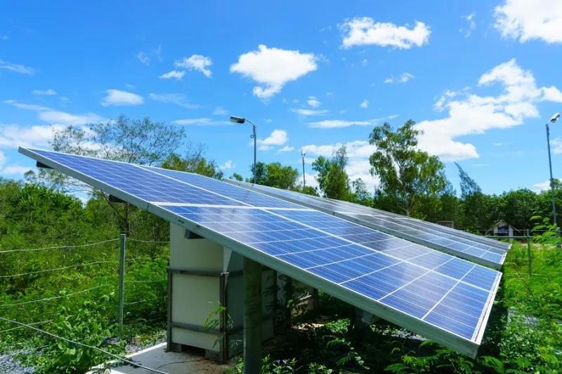 光伏逆變器太燙手？你需要給它散散熱了！