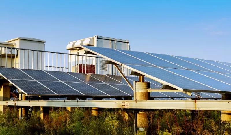 光伏逆變器太燙手？你需要給它散散熱了！