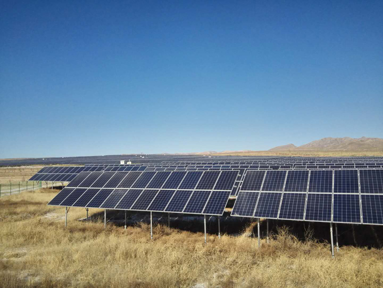 日前,京儀集團所屬京儀綠能公司中標山西省大同縣千千村光伏扶貧聯村電站EPC項目(以下簡稱“大同項目”)及渾源縣村級光伏扶貧電站EPC項目(