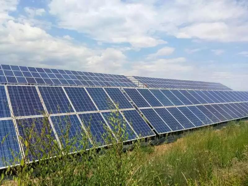 光伏電站組件清洗：人工一小時，他只要一分鐘？