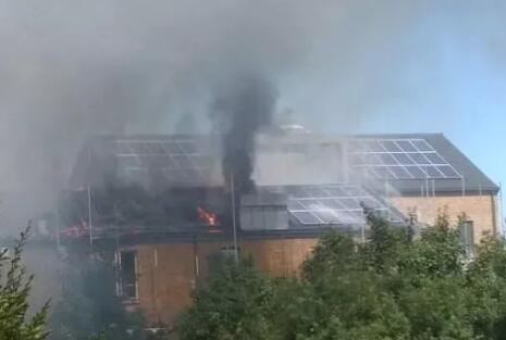 炎熱夏天光伏電站做好維護能有效避免火災、熱斑、組件失效！