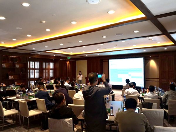 施耐德電氣舉辦2018年電力設備智造商行業峰會