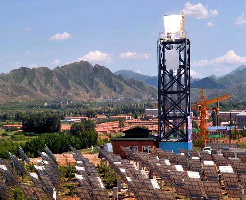 張家口涿鹿縣跨季節水體儲熱塔式太陽能供熱示范系統成功運行