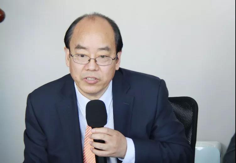 鑒衡向陽光電源、華為、禾望頒發國內首批逆變器新能標認證證書